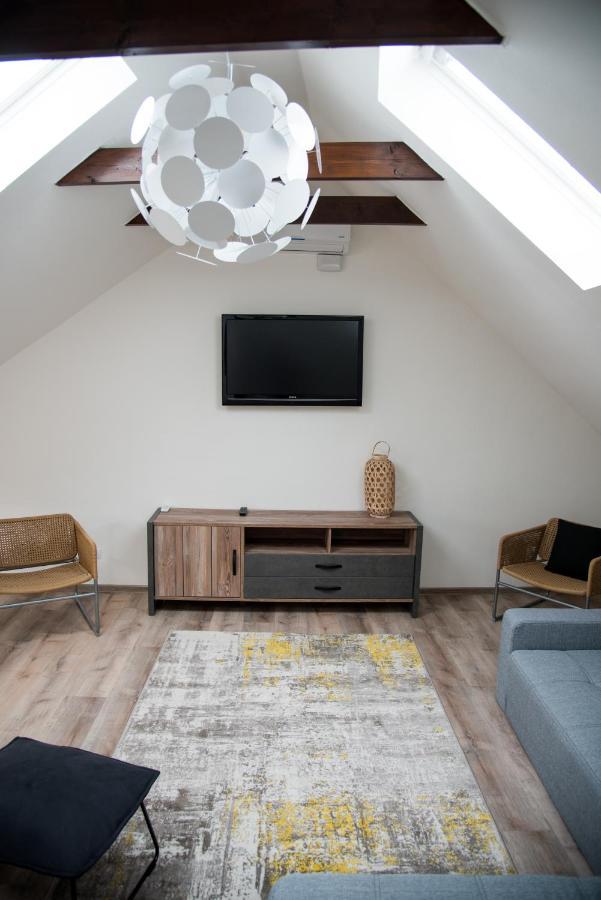 Apartman Veritas Mikulov Extérieur photo